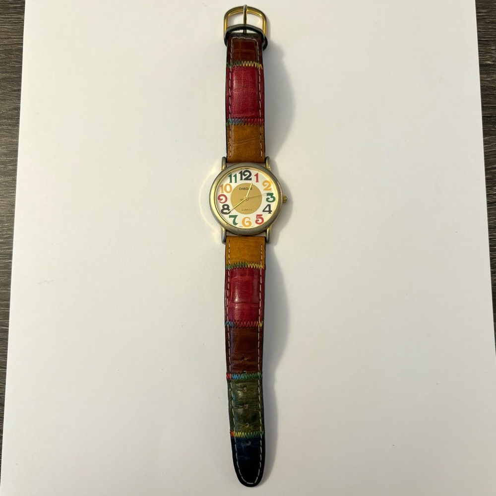 CHEGAE Vintage Gold Tone Rainbow Patch Print Authentic Leather Wrist Watch